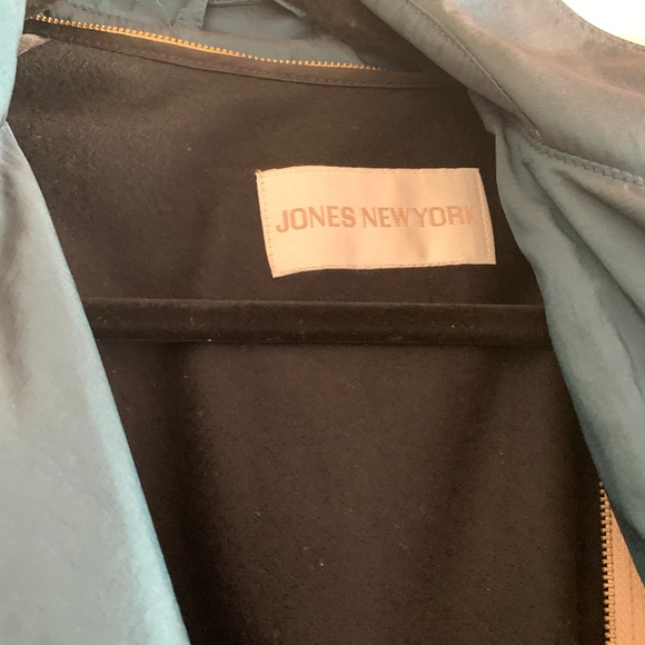 Vintage Jones New York Trench Coat - Picture 6 of 8